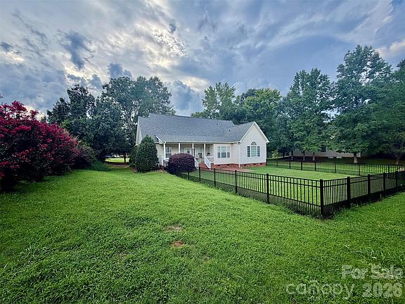 3rd image of 3697 Travertine Dr