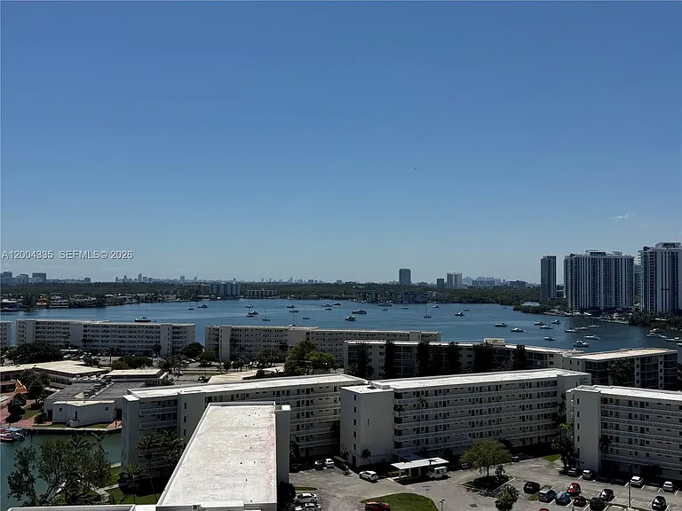 18041 Biscayne Blvd #1603 — Photo 32