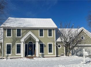 209 Plantation Dr, Mineral Wells, WV 26150