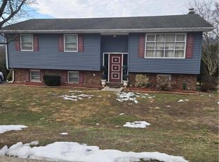 920 S Lincoln Ave, Walnutport, PA 18088