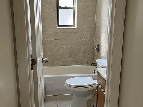 3rd image of 1637 Saint Marks Ave APT 4R