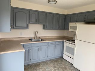 395 Valley Rd, Middletown, RI 02842