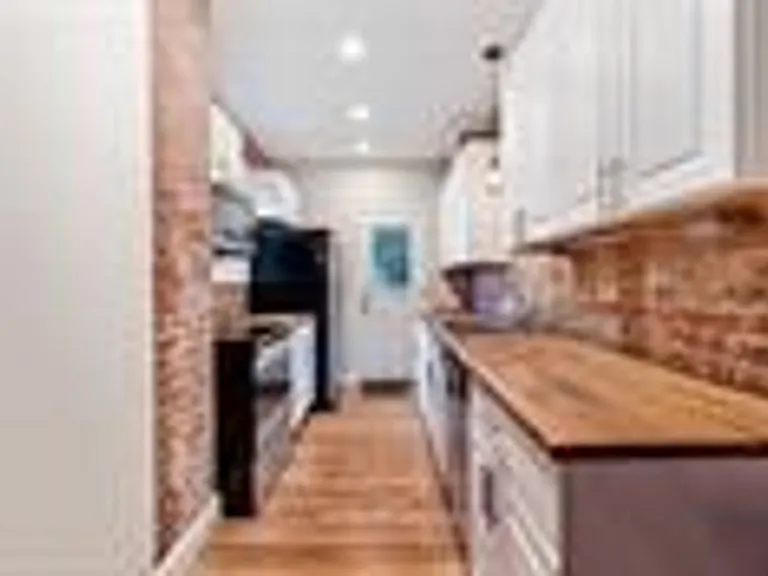 516 Borland St — Photo 15