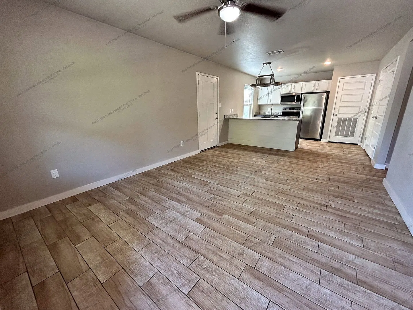 2 bed, 2.0 bath, 875 sqft, $900 — Photo 3