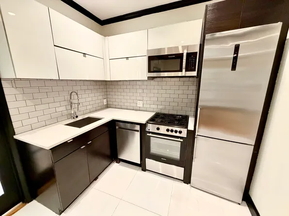 117 Elizabeth Street image 1 of 5