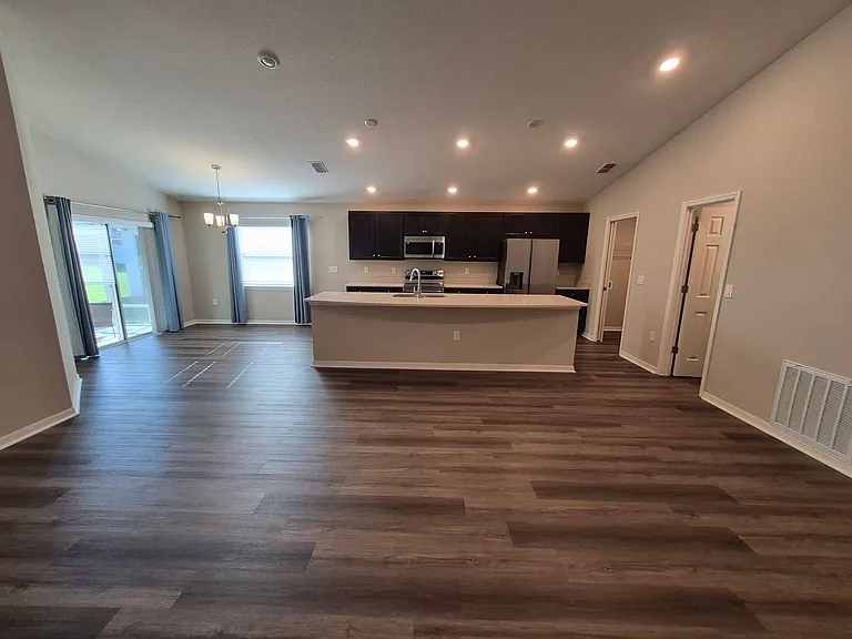 615 Bentley North Dr — Photo 9
