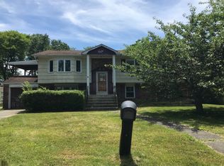 162 Tamarack St, Islip, NY 11751