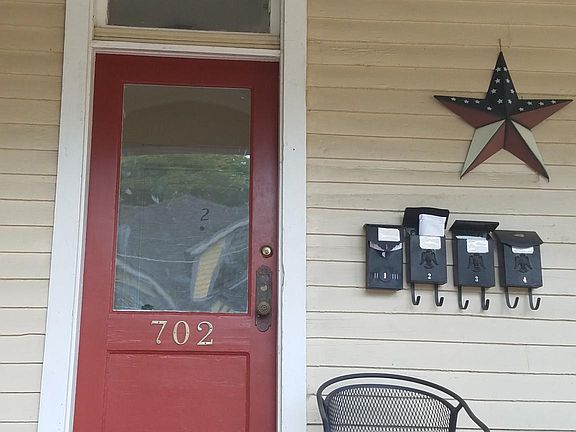 2nd image of 702 Luttrell St APT 3