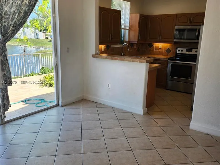 11425 NW 76th Ter #0 — Photo 11