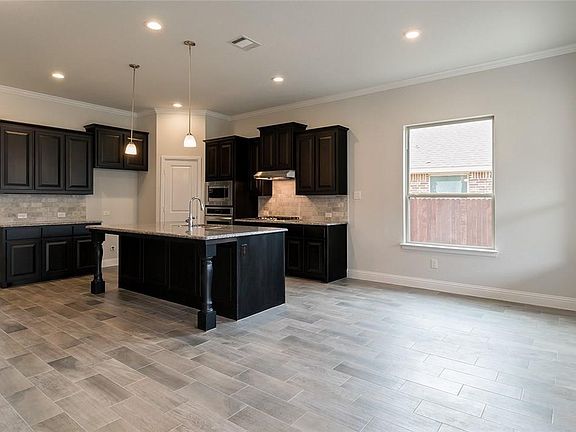 3rd image of 4004 Knollbrook Ln