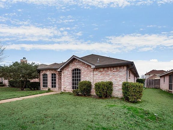 3rd image of 2504 Hidden Springs Dr