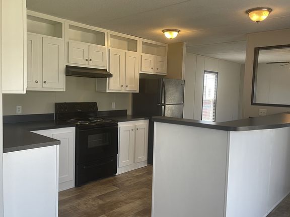 4th image of 920 Century Plaza Dr #40