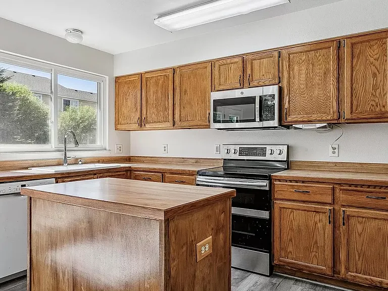 6945 Ashley Dr — Photo 24