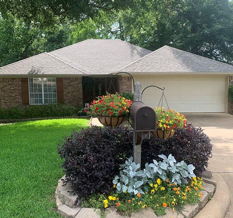 1st image of 4919 Woodcreek Dr