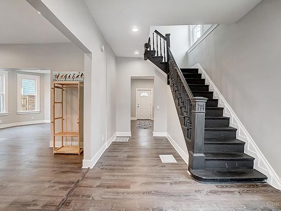 5th image of 5029 Linden Ave