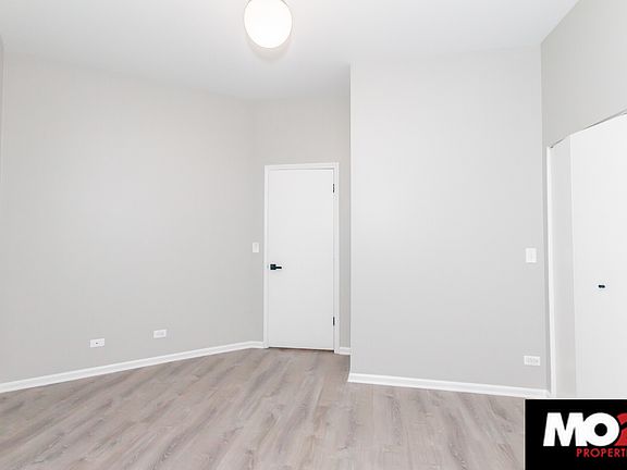 4th image of 2569 N Milwaukee Ave #E