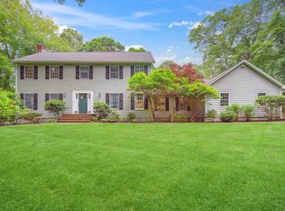 2 Broad Path, Lloyd Harbor, NY 11743