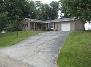 9471 Wilmax Dr, Clinton, IL 61727