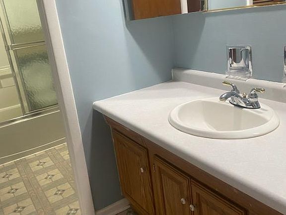 2nd image of 1592 Walnut Ave
