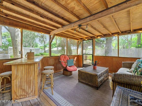 4th image of 409 LOBELIA Road