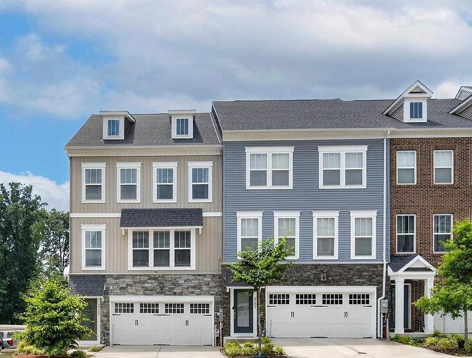 1st image of 2155 Otter Creek Cir