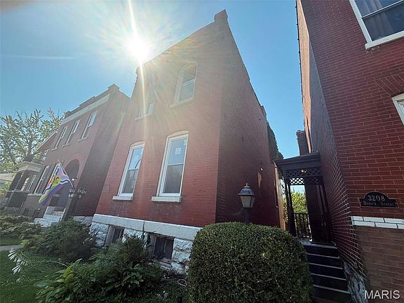2nd image of 3206 Dakota St