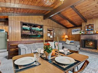 652 Rimrock Rd, Bartonsville, PA 18321