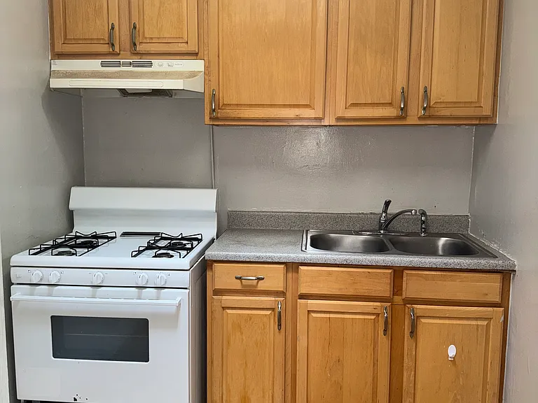 1038 Sterling Ave #200A — Photo 13