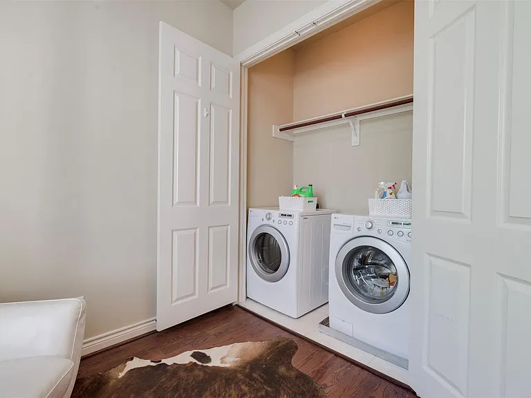 1716 Edwards St — Photo 22