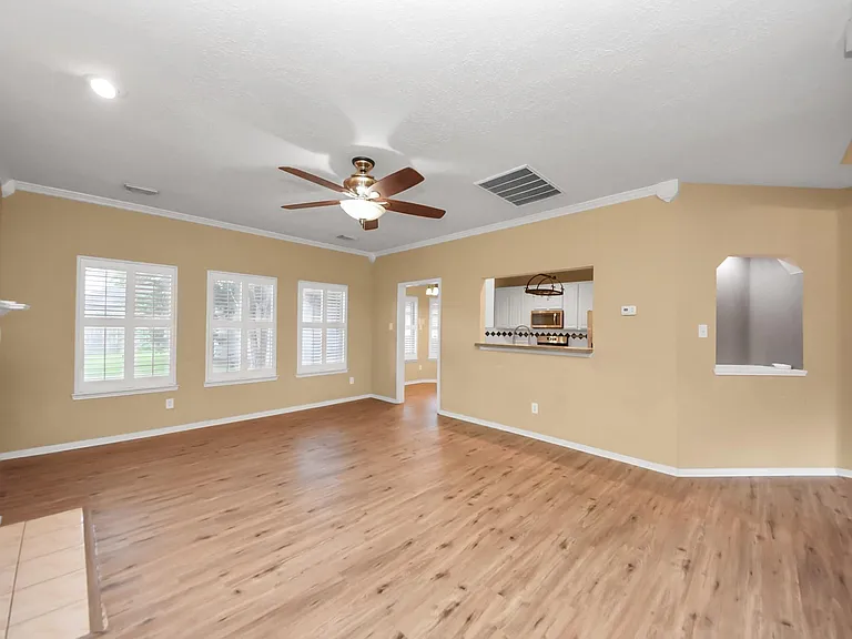 23003 Governorshire Dr — Photo 31
