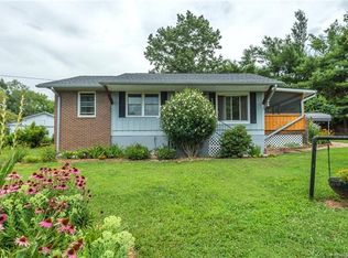300 Melody Cir, Swannanoa, NC 28778