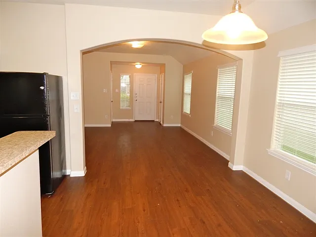 19146 Sandelford Dr — Photo 6