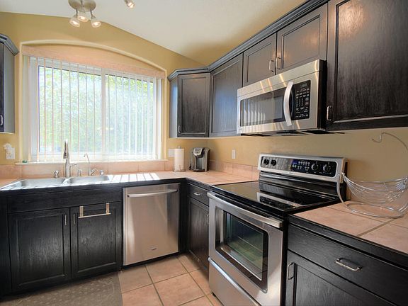 4th image of 8209 Calle Avion NE