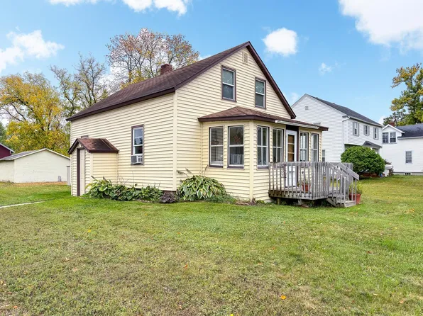 220 Arnold Ave N, Thief River Falls, MN 56701
