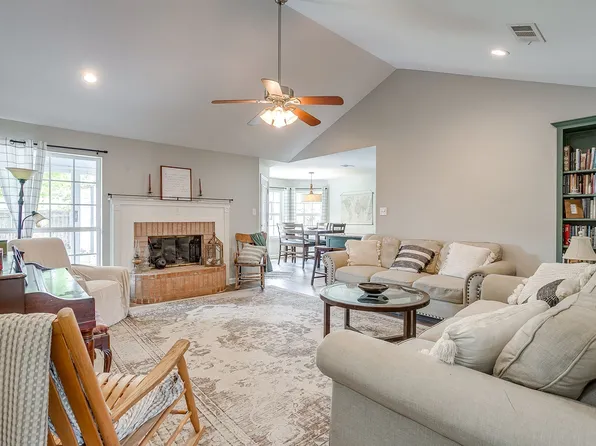 605 Rhonda St, Italy, TX 76651