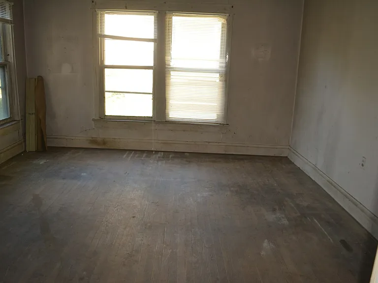 837 Kentucky Ave SW — Photo 7