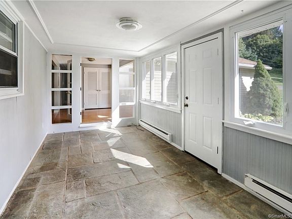 4th image of 56 Knoll Dr