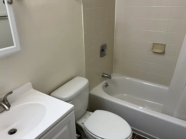 156 W Cedar St #35 — Photo 3