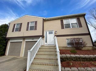 148 Glen Lake Dr, Bolingbrook, IL 60440