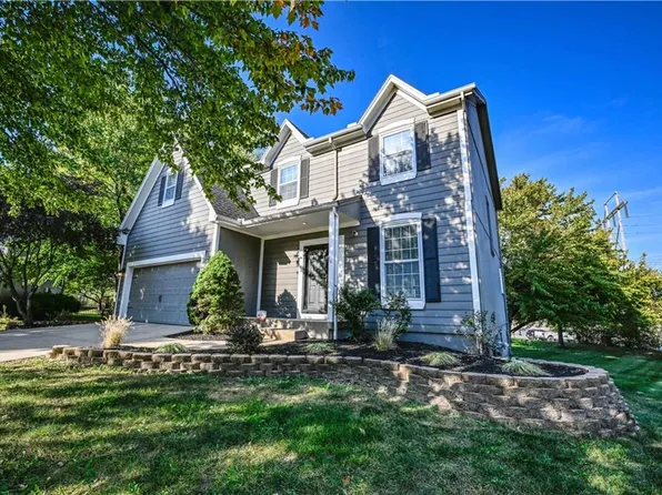 14303 S Summit Ct, Olathe, KS 66062