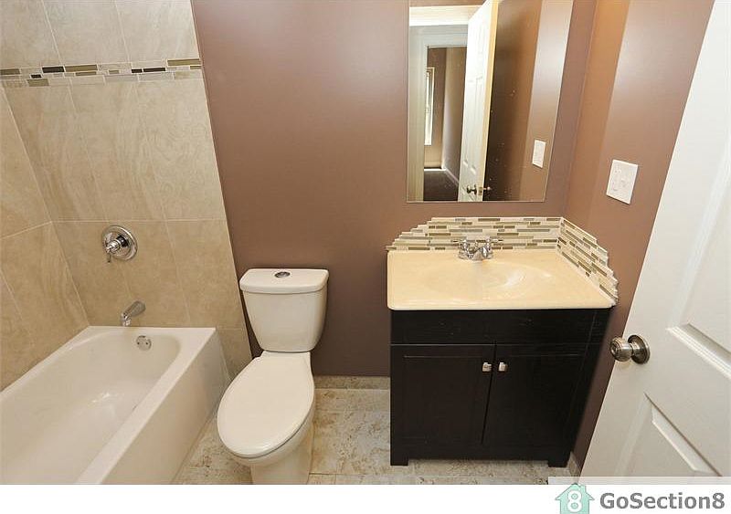 2nd image of 4418 S Drexel Blvd APT 2N