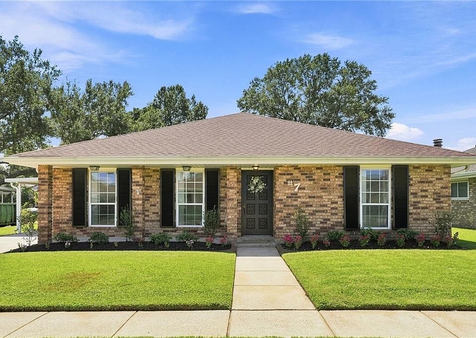 1st image of 7 Caddo Ct