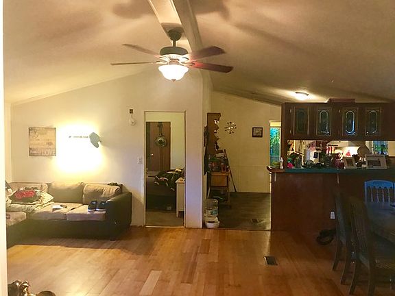 4th image of 307 Blueberry Ln
