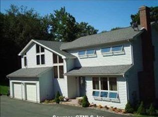 83 Elizabeth Ln, Middletown, CT 06457
