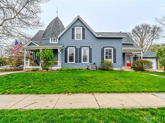 3rd image of 419 W Race St