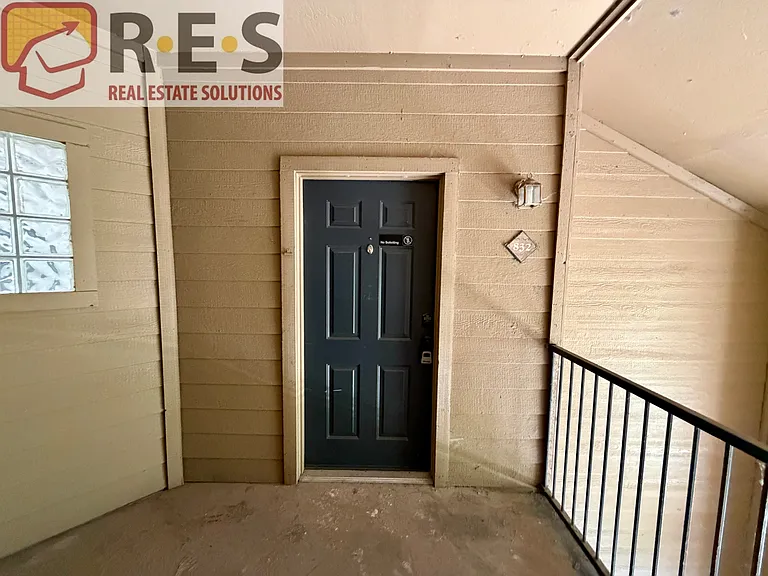 1631 W Canal Cir #832 — Photo 2