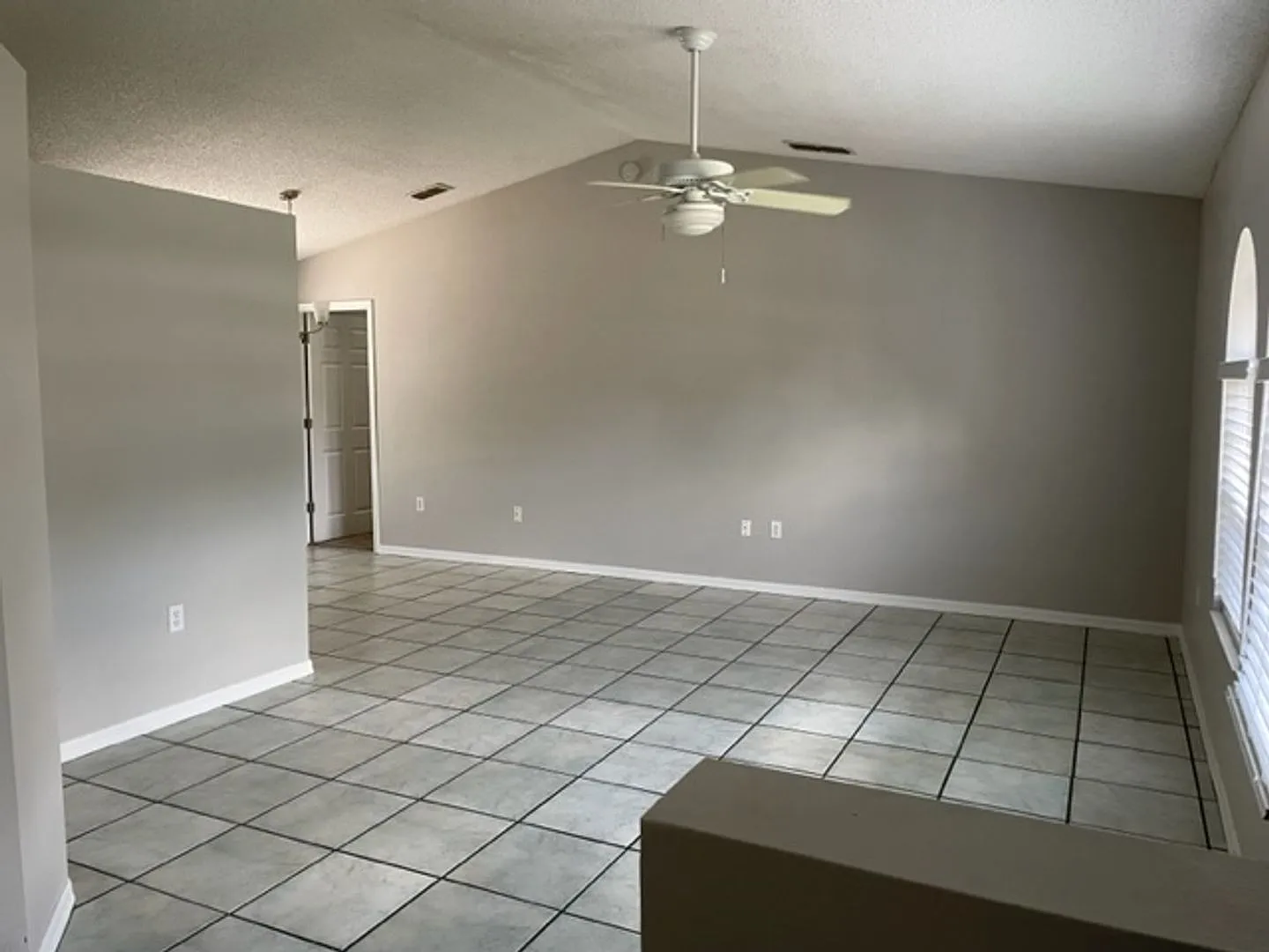3/2 Ready for new tenants! — Photo 2