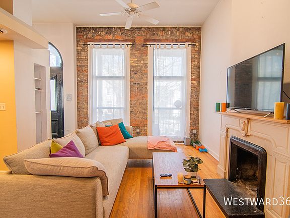 3rd image of 1962 N Lincoln Ave #2