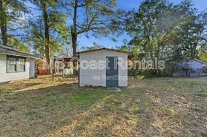20 Martha Ave — Photo 29