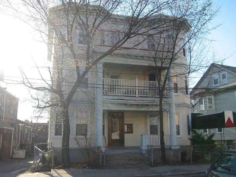 Linden St